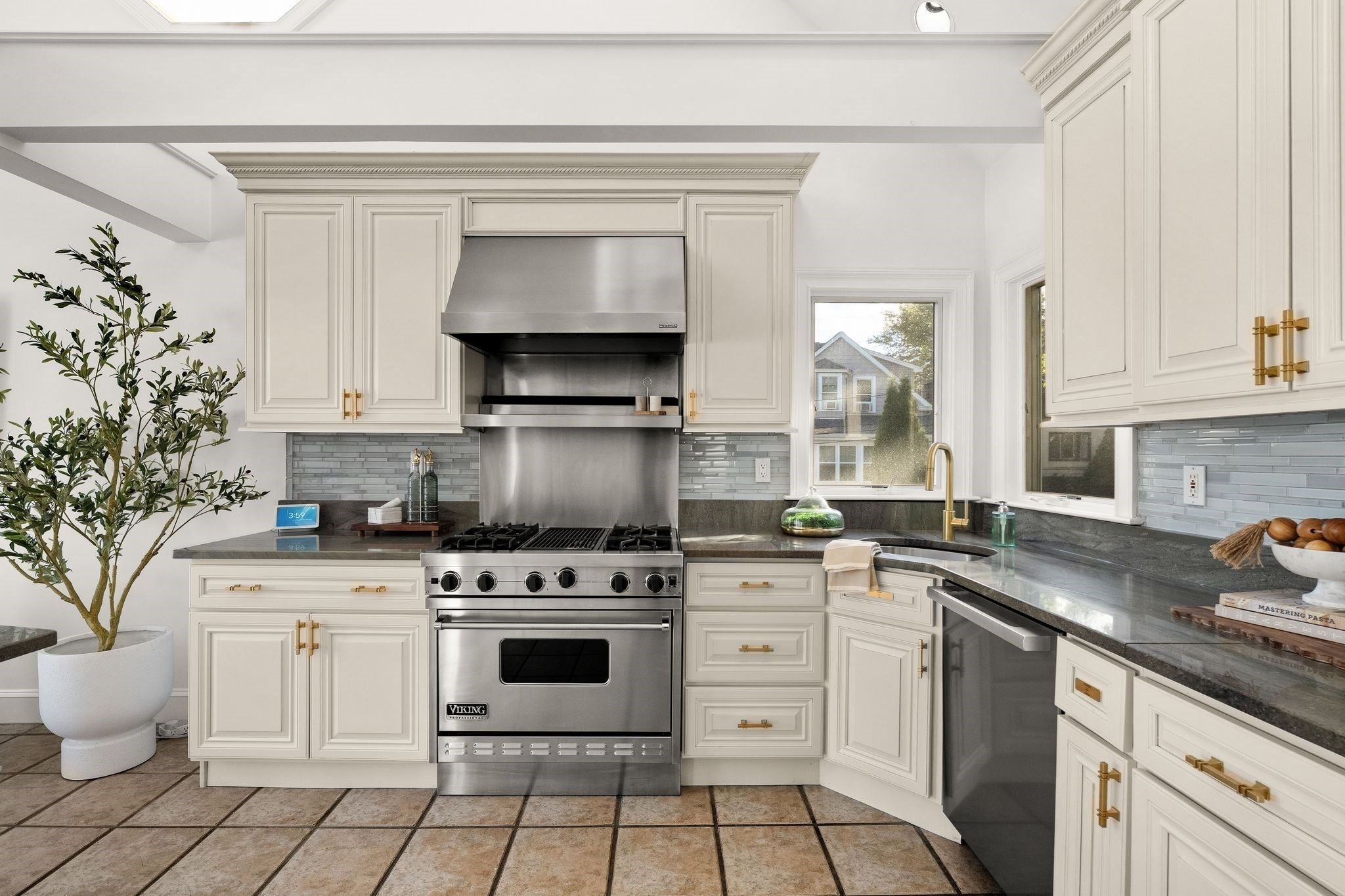 24 Orchard St, Quincy, MA, 24 Orchard St, Quincy, MA Photo #10