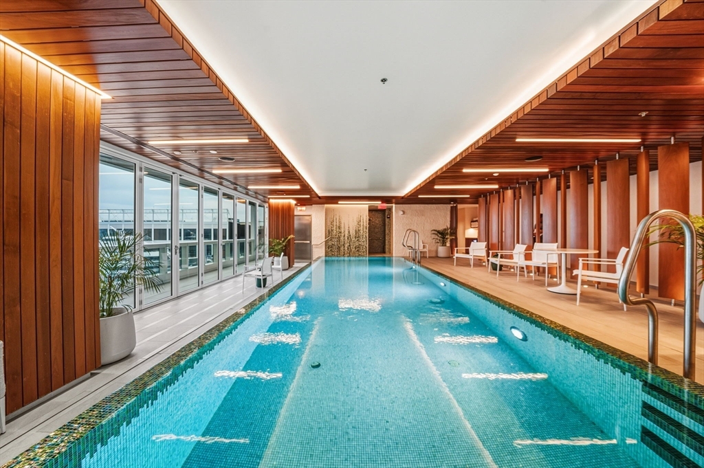 Boston, Massachusetts 02210, United States, 2 Bedrooms Bedrooms, ,3 BathroomsBathrooms,Residential,Active,249978