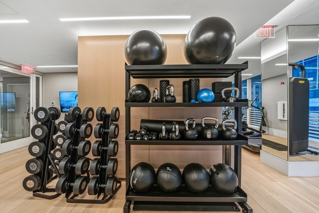 Boston, Massachusetts 02210, United States, 2 Bedrooms Bedrooms, ,3 BathroomsBathrooms,Residential,Active,249978