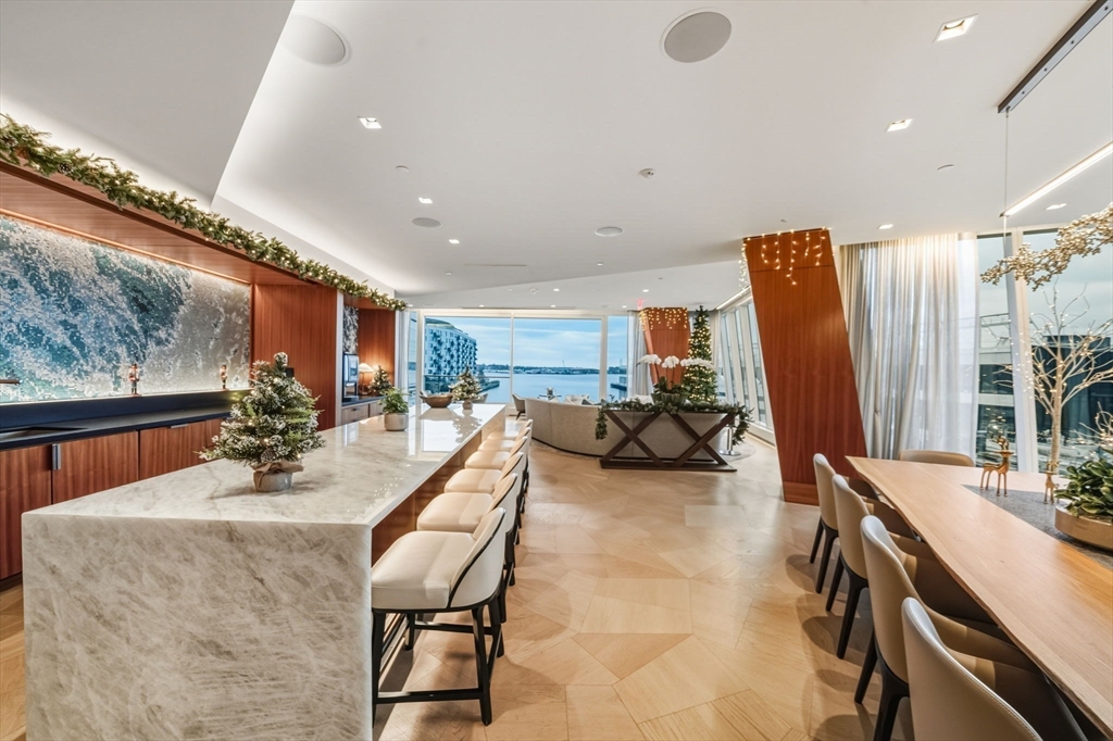 Boston, Massachusetts 02210, United States, 2 Bedrooms Bedrooms, ,3 BathroomsBathrooms,Residential,Active,249978