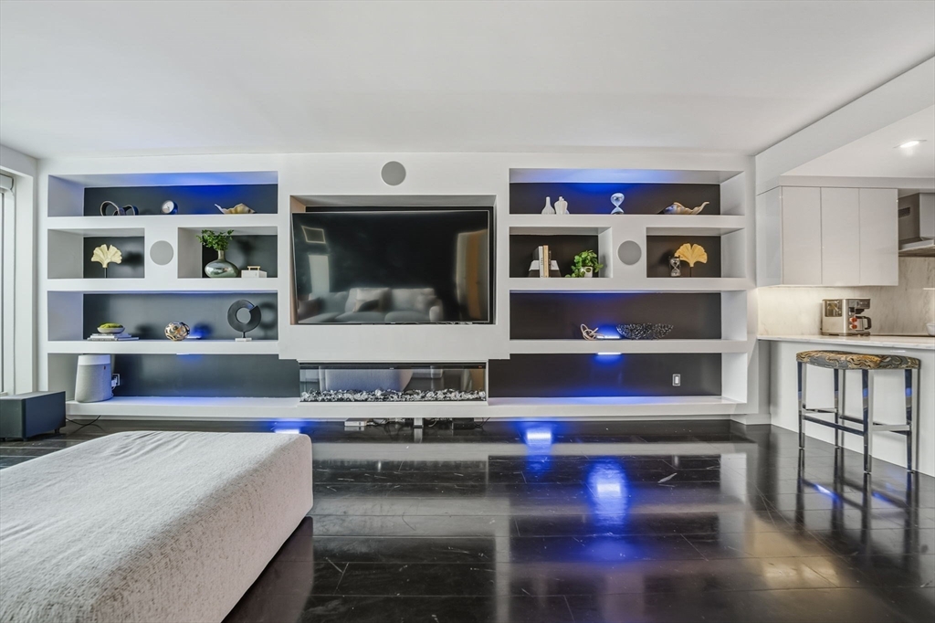 Boston, Massachusetts 02210, United States, 2 Bedrooms Bedrooms, ,3 BathroomsBathrooms,Residential,Active,249978