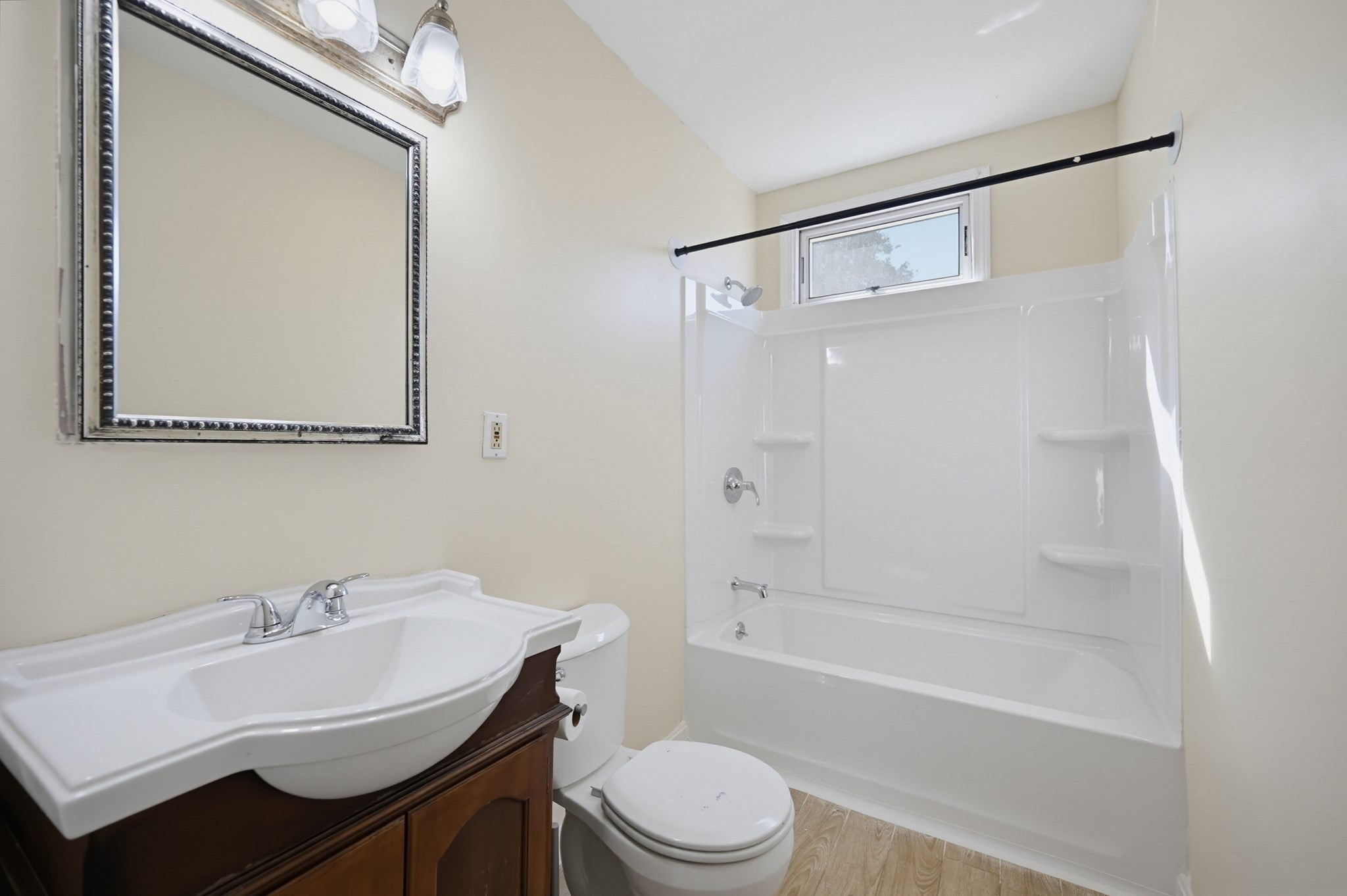 258 Washington St, Franklin, MA, 258 Washington St, Franklin, MA Photo #17