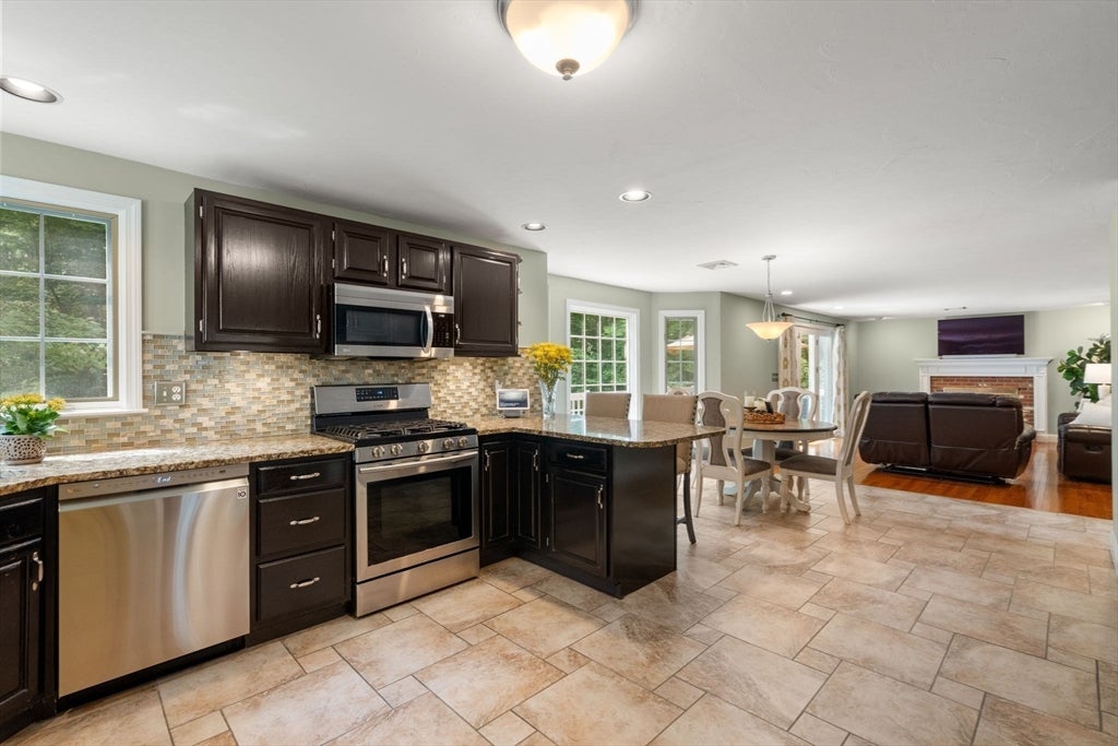 27 Lancashire Dr