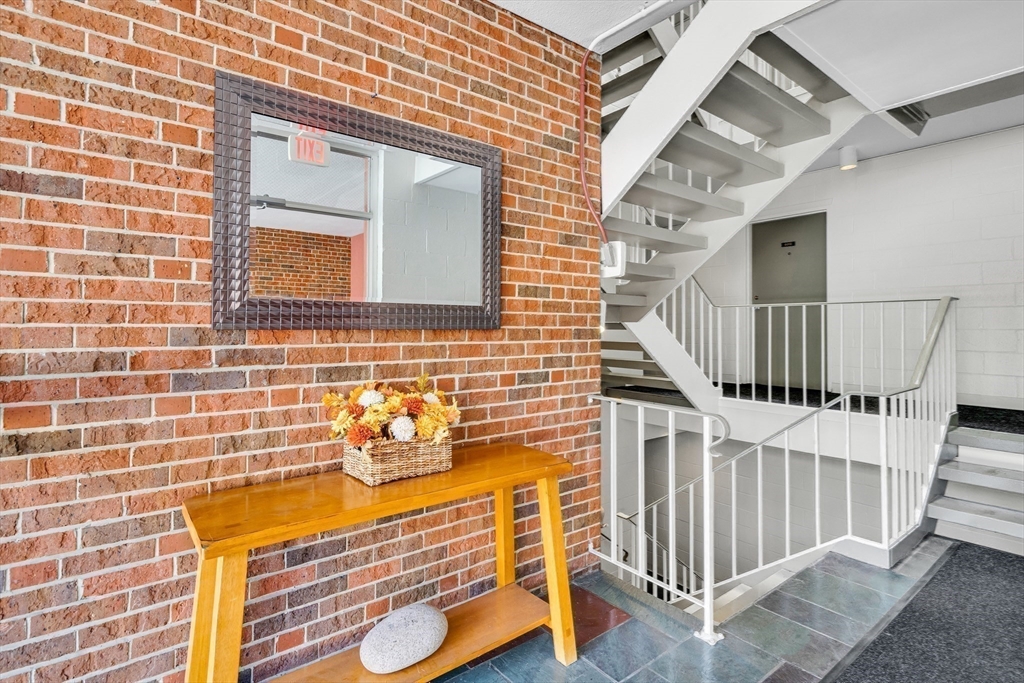 231 Coolidge Ave 410