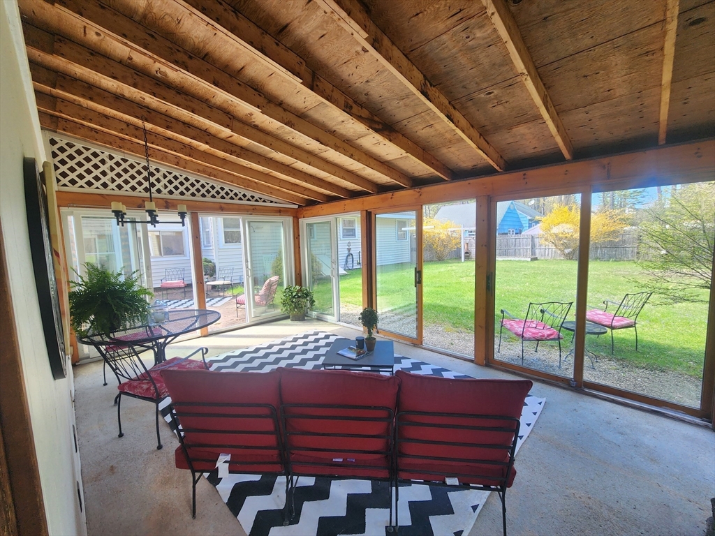16 E New Lenox Rd