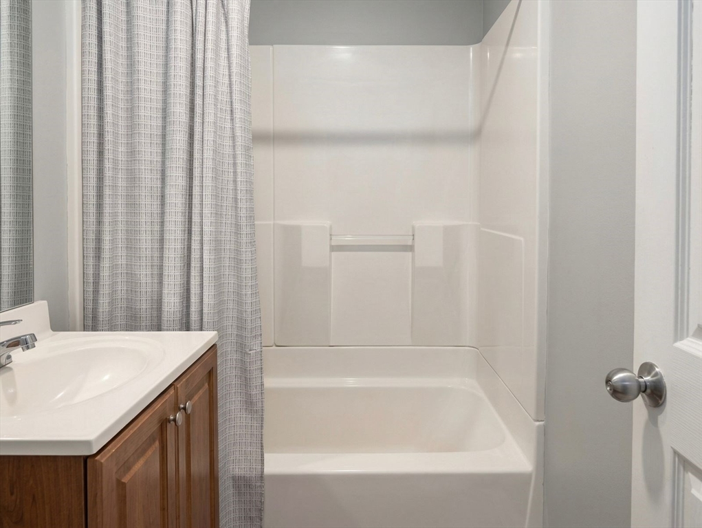 302 Boston Post Rd E B2