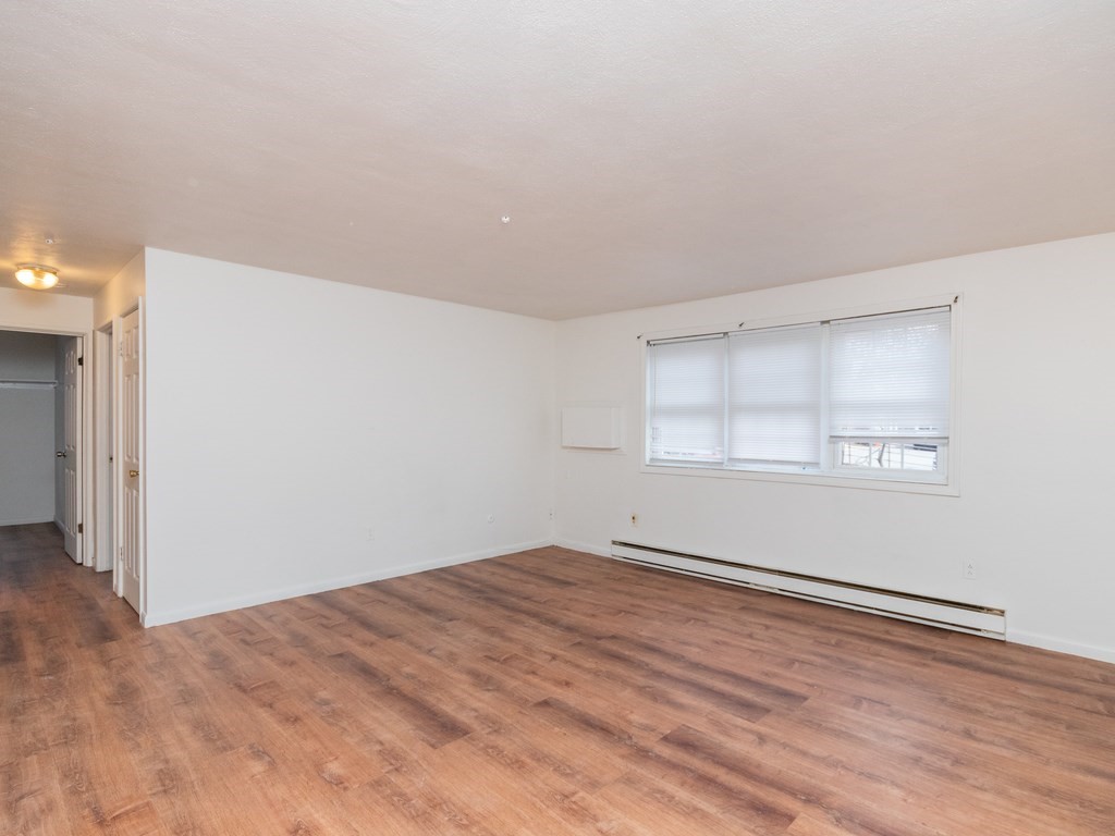 84 Pleasant Street 3