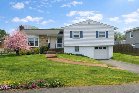 Photo of 8 Walnut Knoll, Canton, MA 02021 (MLS # 73493687)
