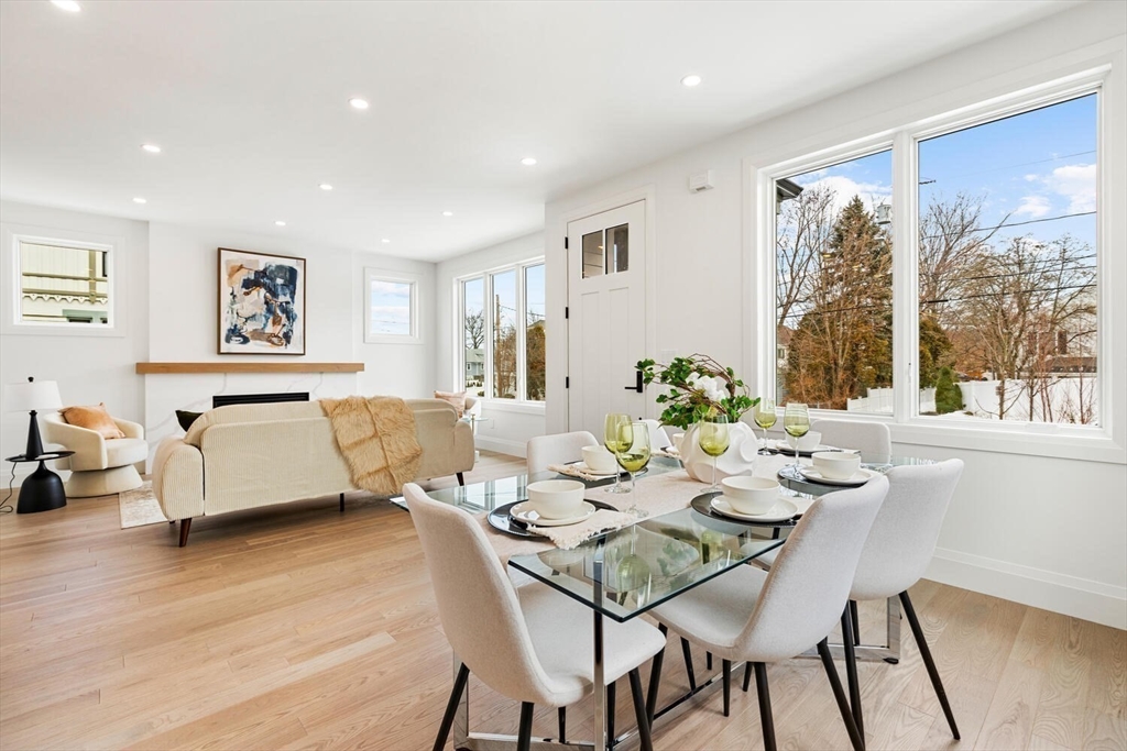302 Waverley Ave 302