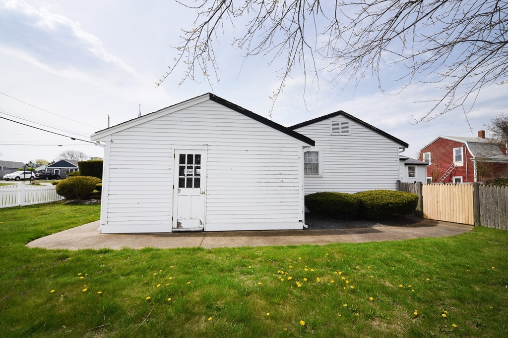 31 Massasoit Ave