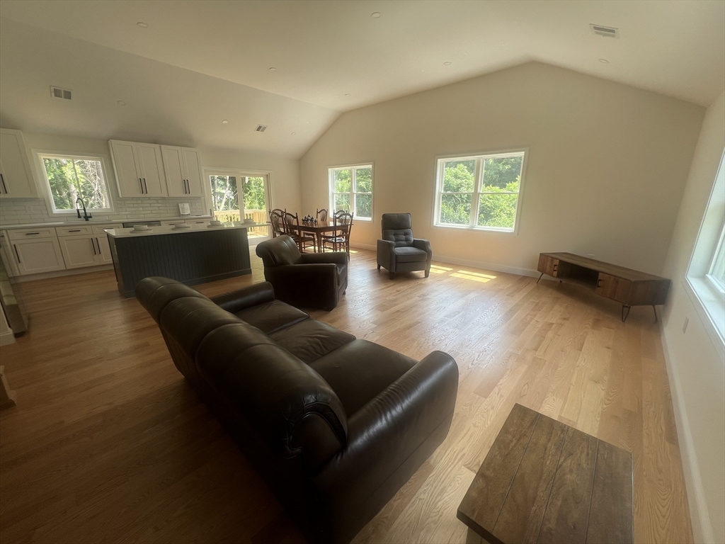 2 W Dudley Rd