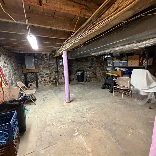 126 W 6th St, Lowell, MA Photo #24