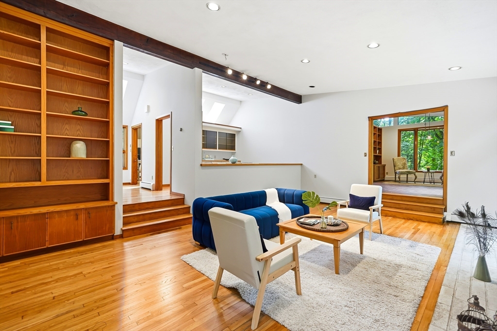 6 Angier Rd