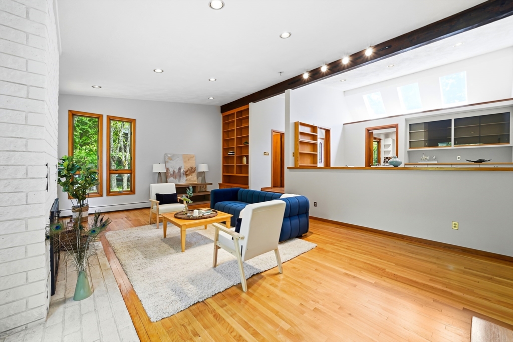 6 Angier Rd