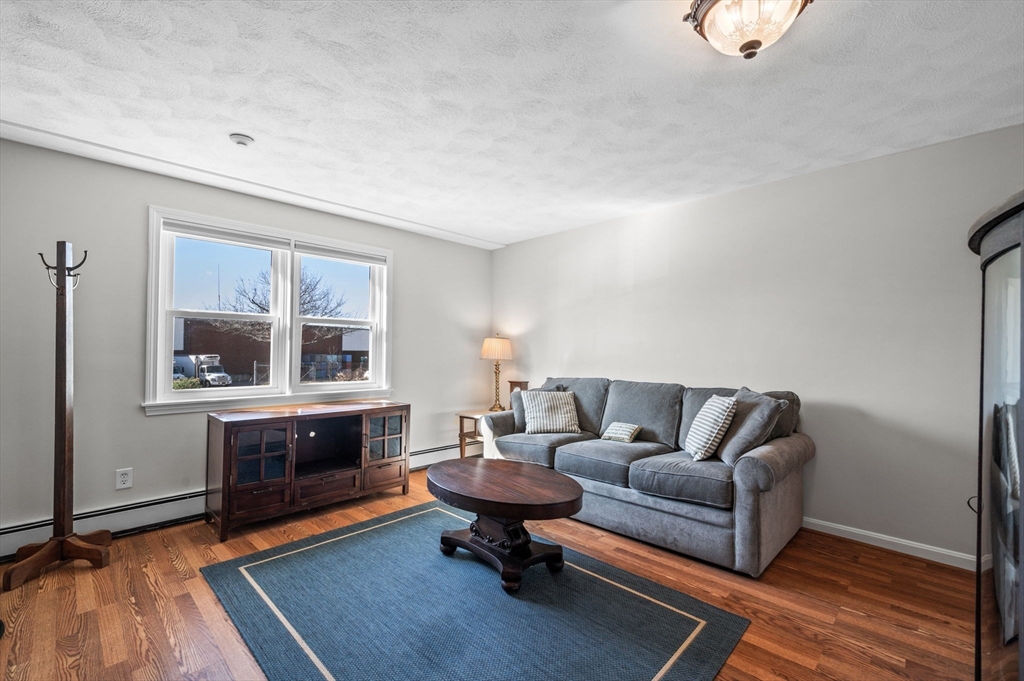 384 Main St 1