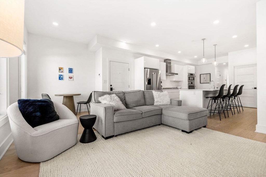 231 Maverick Street 3