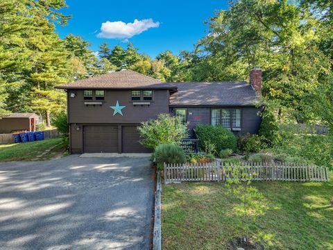 86 Pine St Rochester MA 02770