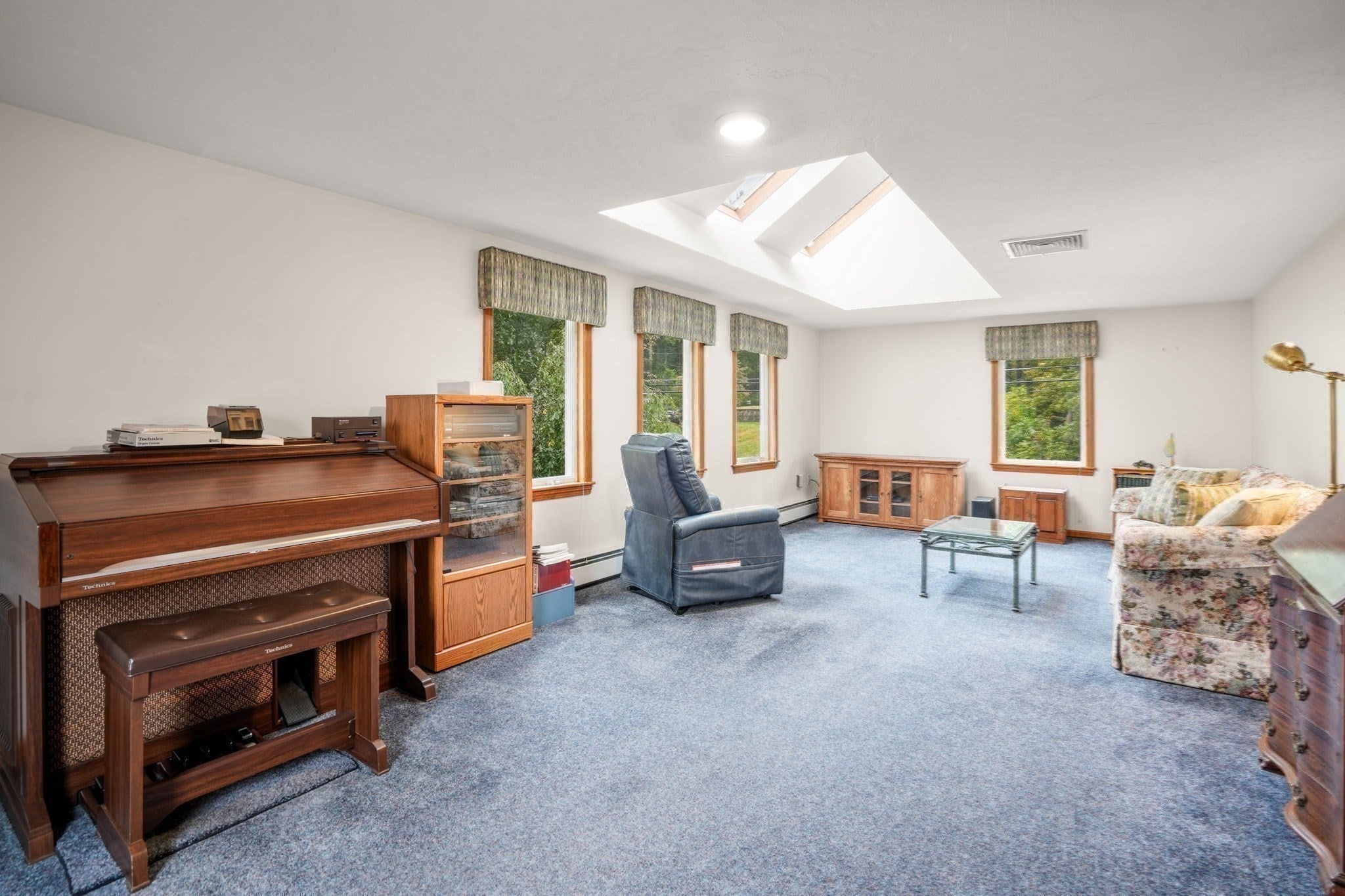 49 Singletary Rd, Millbury, MA, 49 Singletary Rd, Millbury, MA Photo #20