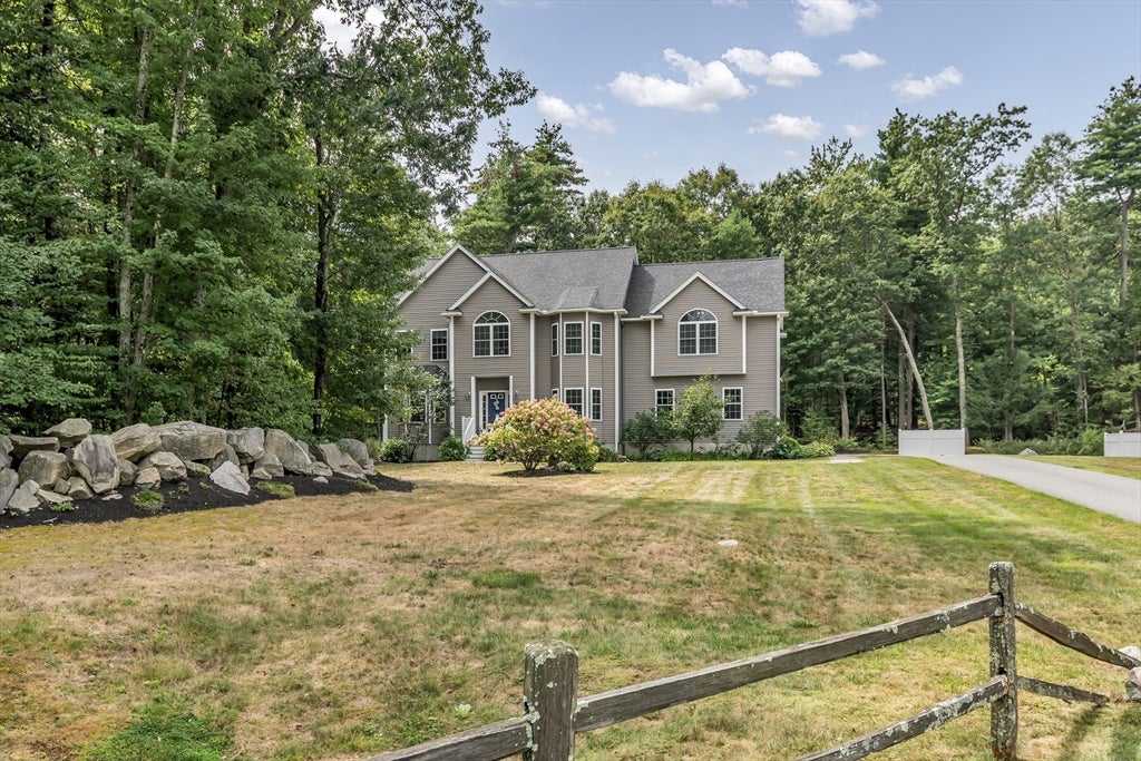 Photo of 3 Ava Ln, Tyngsborough, MA