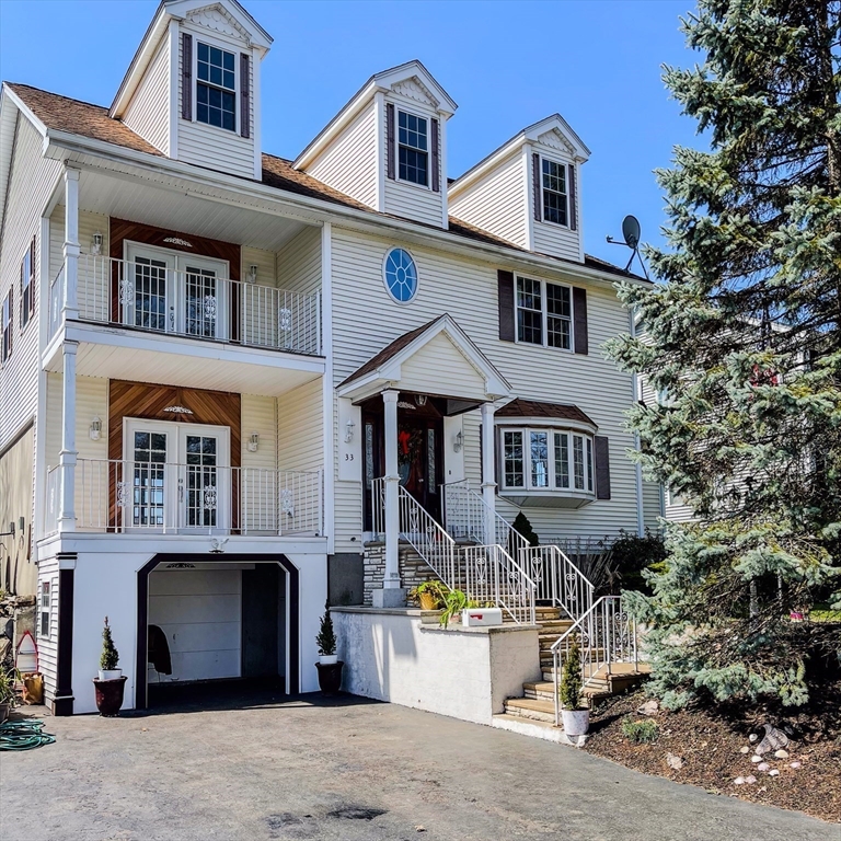 33 Lakeside Dr
