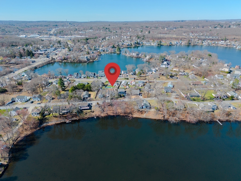 33 Lakeside Dr