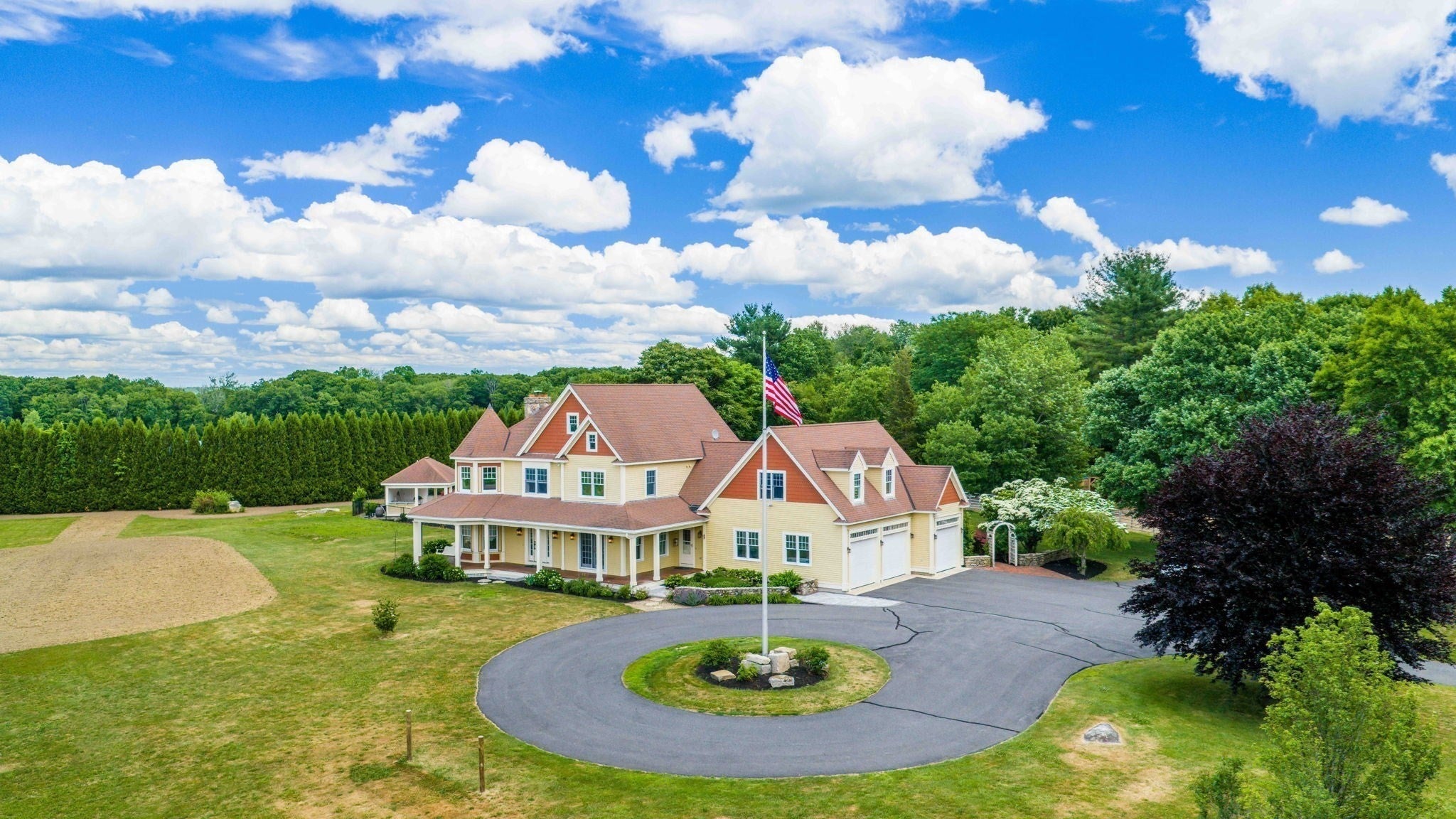 545 Hazel St, Uxbridge MA 01569