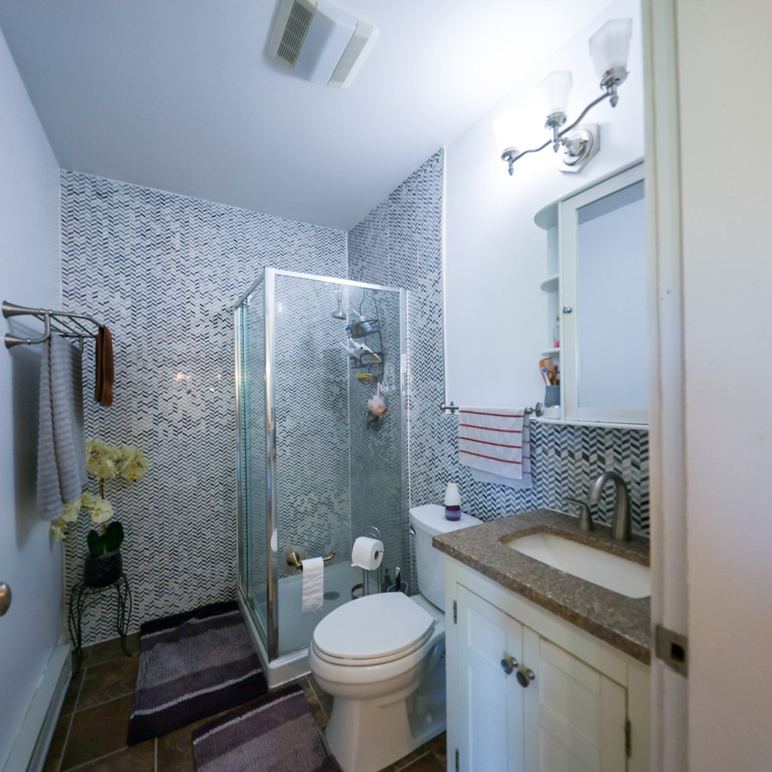 374 Pine St, Lowell, MA, 374 Pine St, Lowell, MA Photo #12