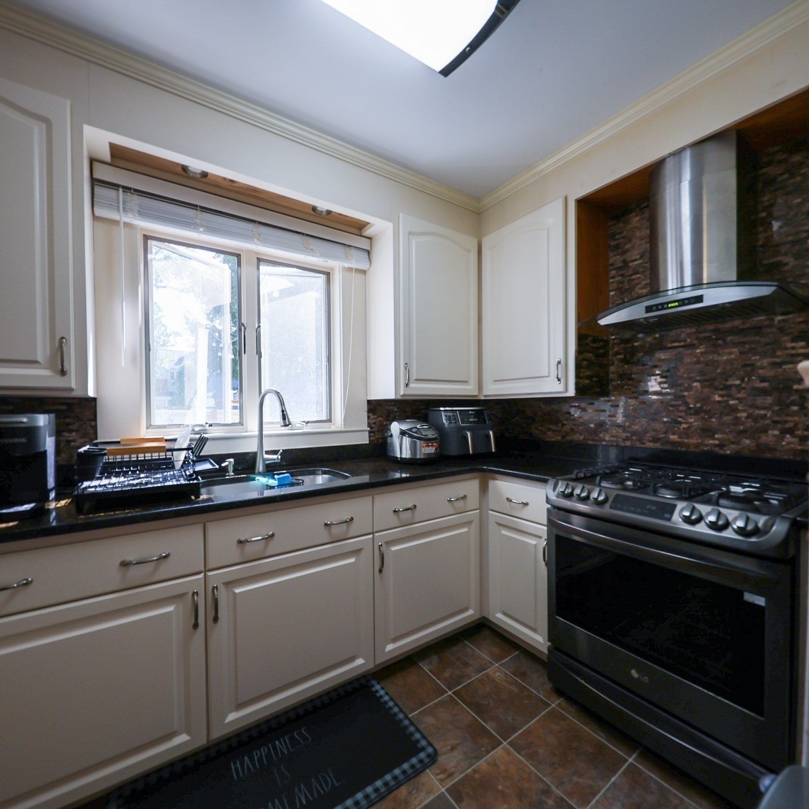 374 Pine St, Lowell, MA, 374 Pine St, Lowell, MA Photo #13