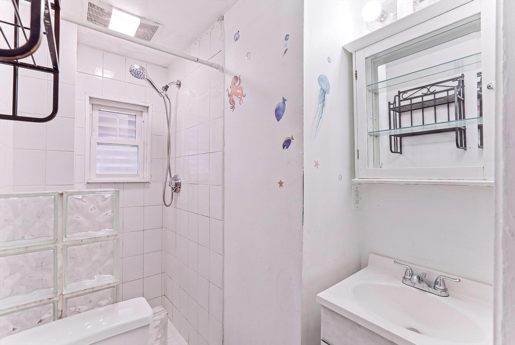 259 Chelsea St, Boston, MA Photo #11