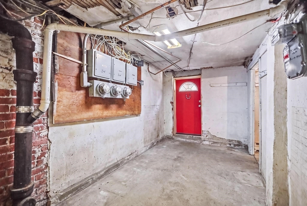 259 Chelsea St, Boston, MA Photo #25