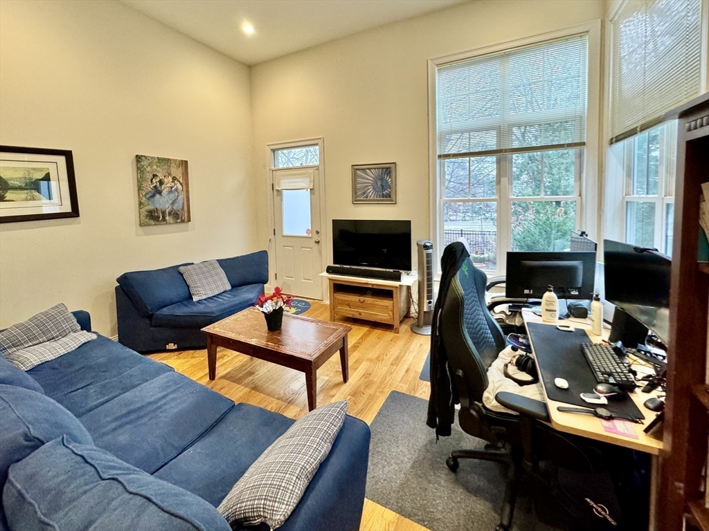 105 Harvey St 105