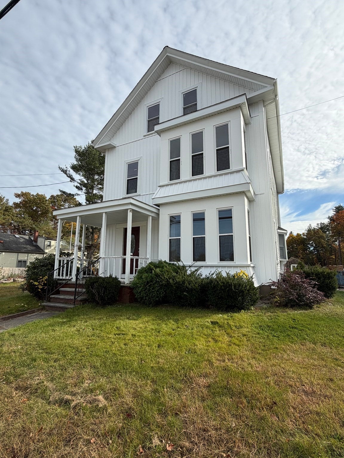 Click for 1003 Crescent St #1, Brockton, MA slideshow