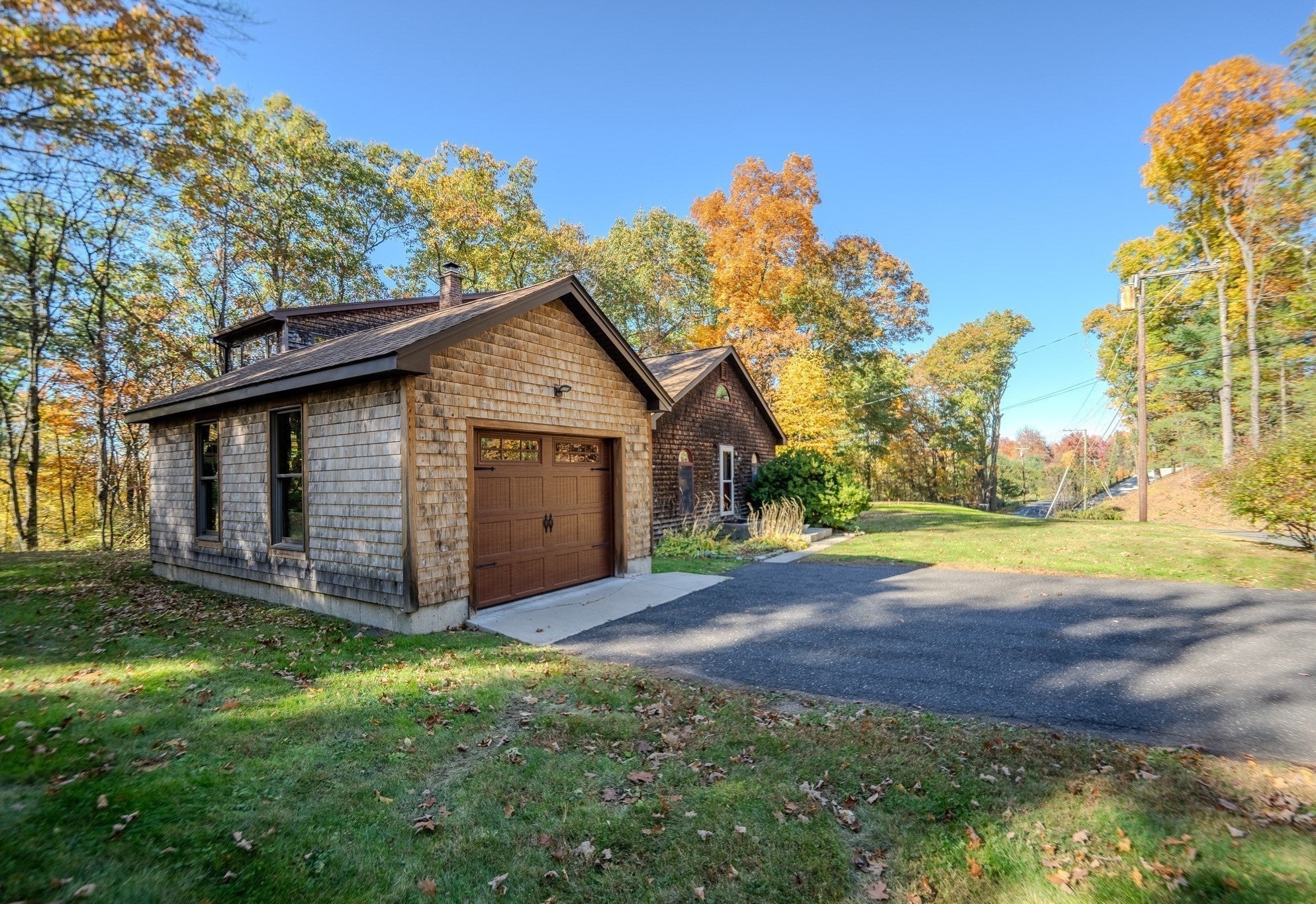 102 Middle Rd