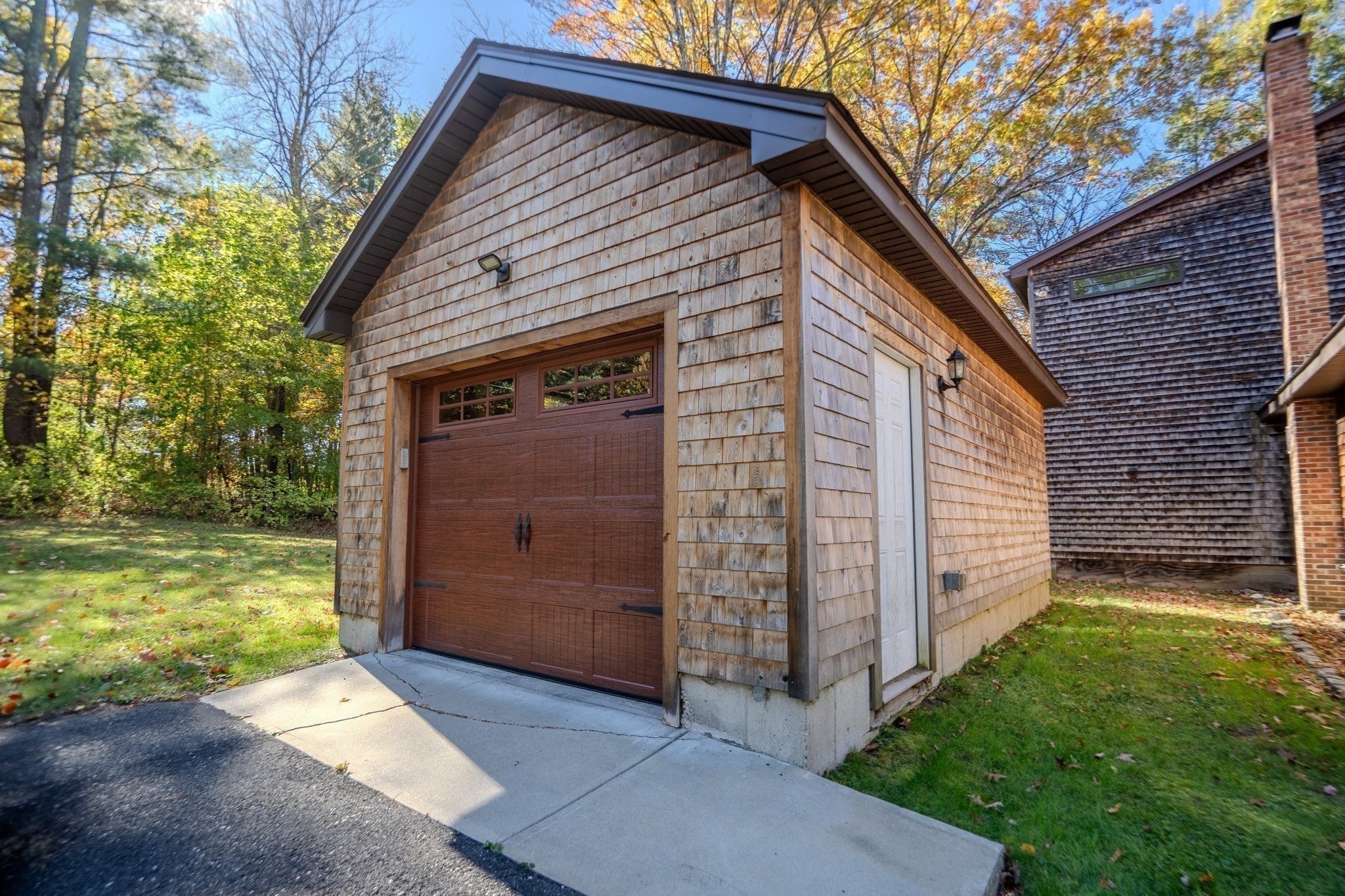 102 Middle Rd