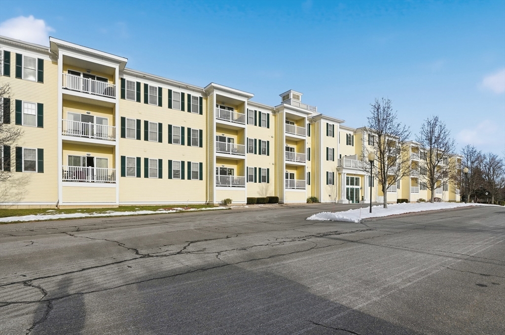 1818 Main Street 204