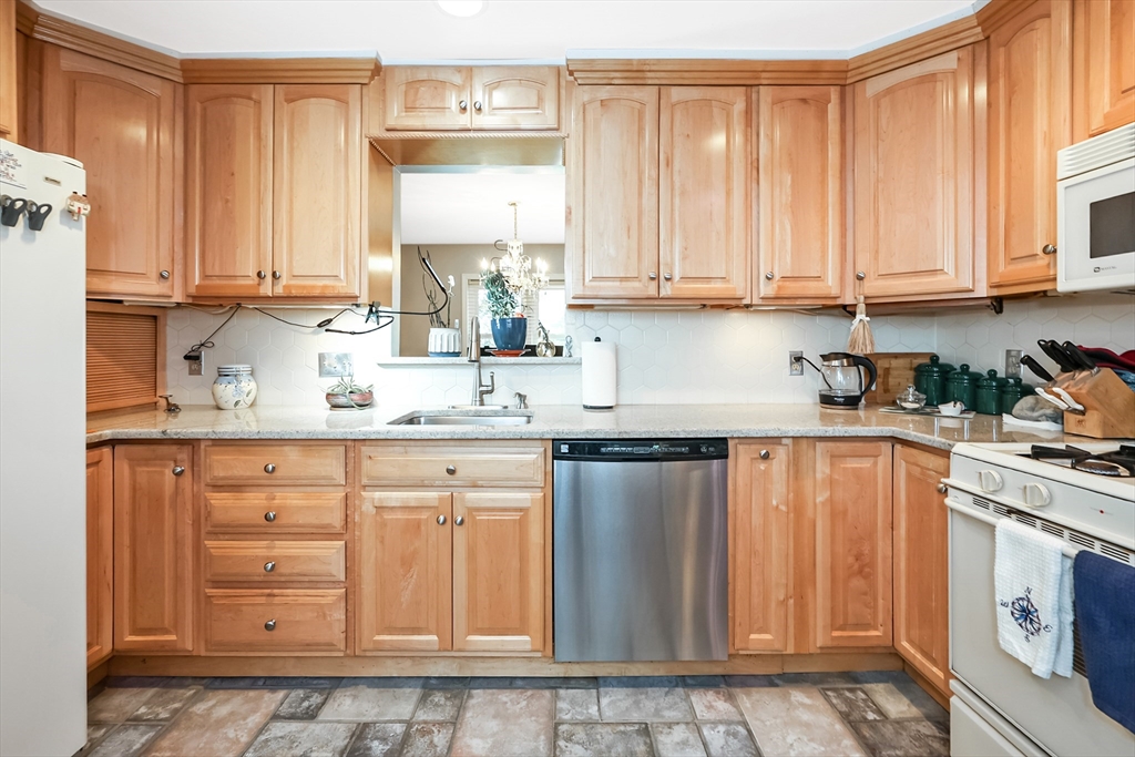 4 Country Club Lane B