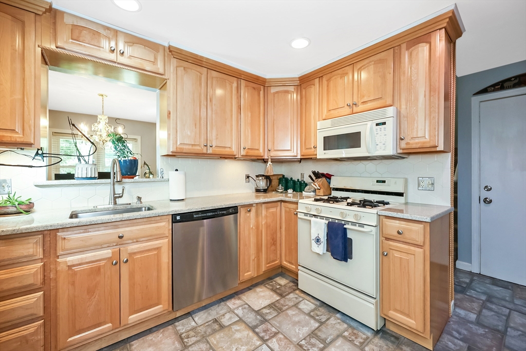 4 Country Club Lane B