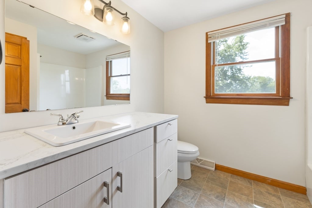 180 Great Road, Littleton, MA Photo #22