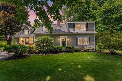 Photo of 31 Tory Fort Ln, Worcester, MA 01602 (MLS # 73530020)
