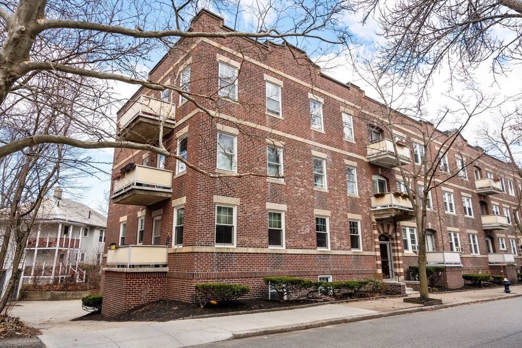 202 Fuller St 2