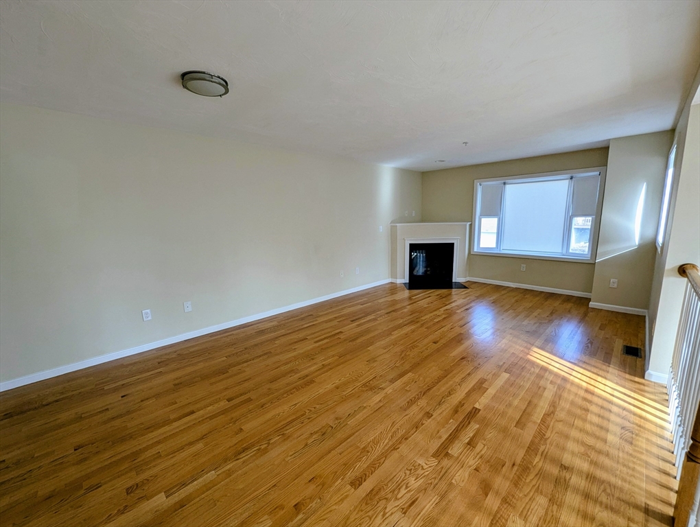 Ashland, Massachusetts 01721, United States, 2 Bedrooms Bedrooms, ,3 BathroomsBathrooms,Residential,Active,15149