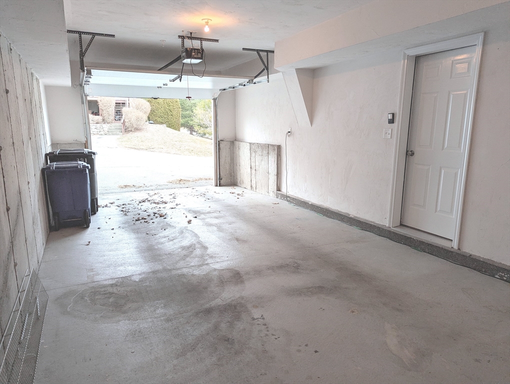 Ashland, Massachusetts 01721, United States, 2 Bedrooms Bedrooms, ,3 BathroomsBathrooms,Residential,Active,15149