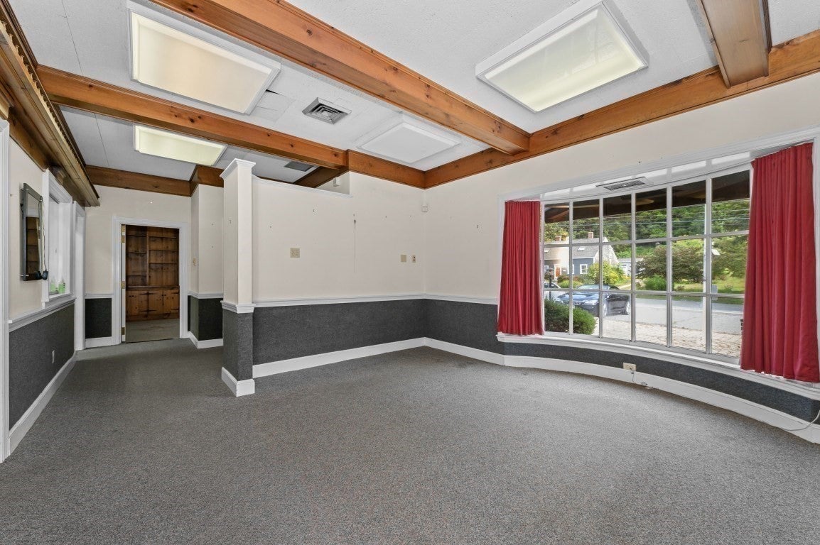 11 Maple St