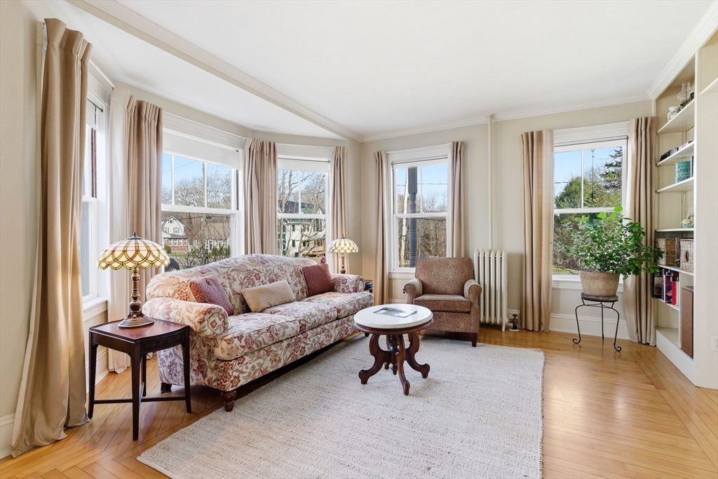 38 Hillside Ave