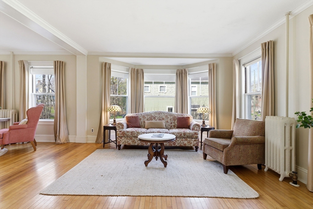 38 Hillside Ave