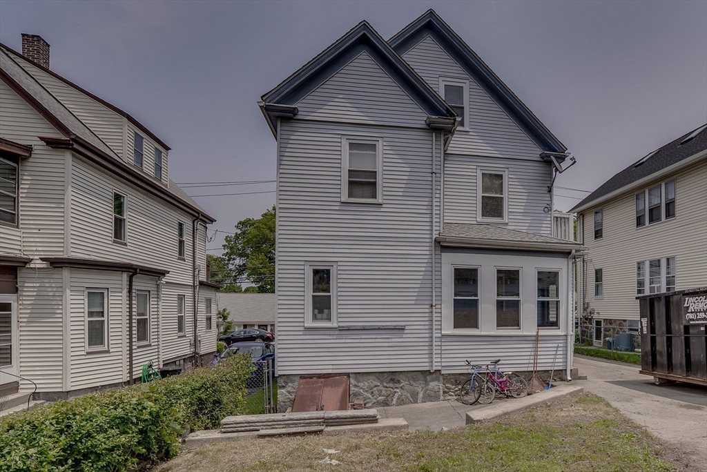 69 Metropolitan Ave
