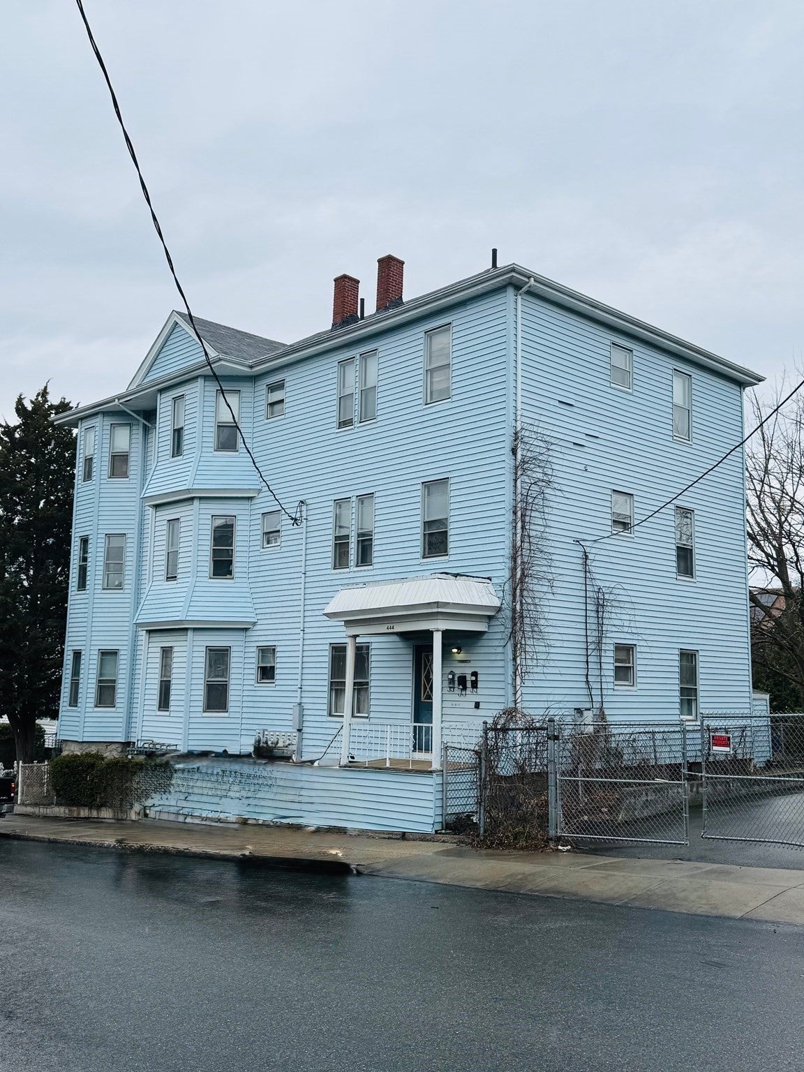 444 Center St