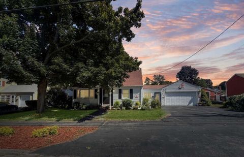 72 Collins St Danvers MA 01923