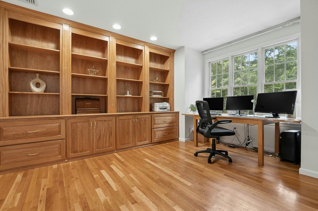 10 Burnett Road, Southborough, MA Photo #19