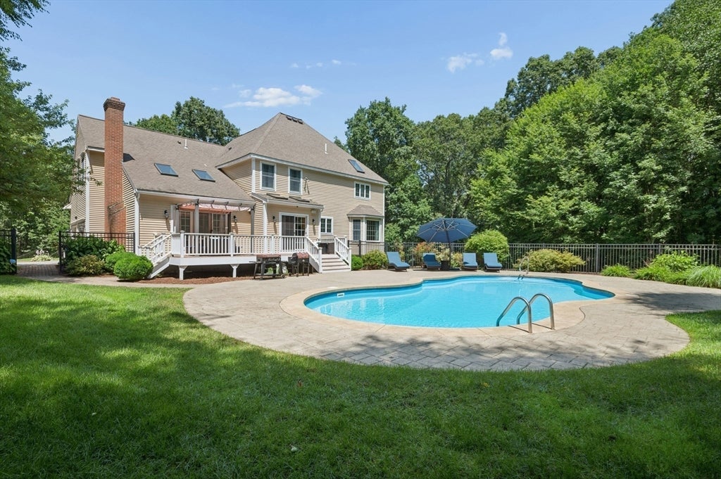 10 Burnett Road, Southborough, MA Photo #39